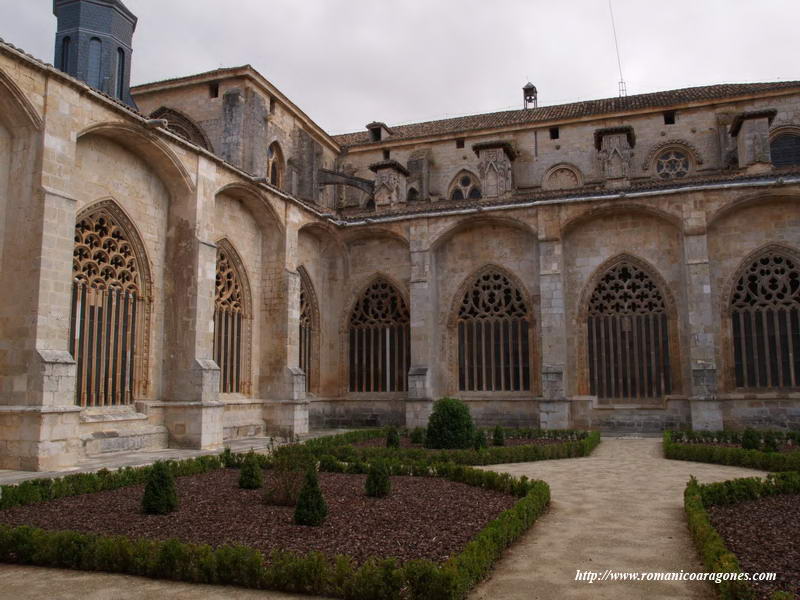 INTERIOR DEL PATIO CLAUSTRAL